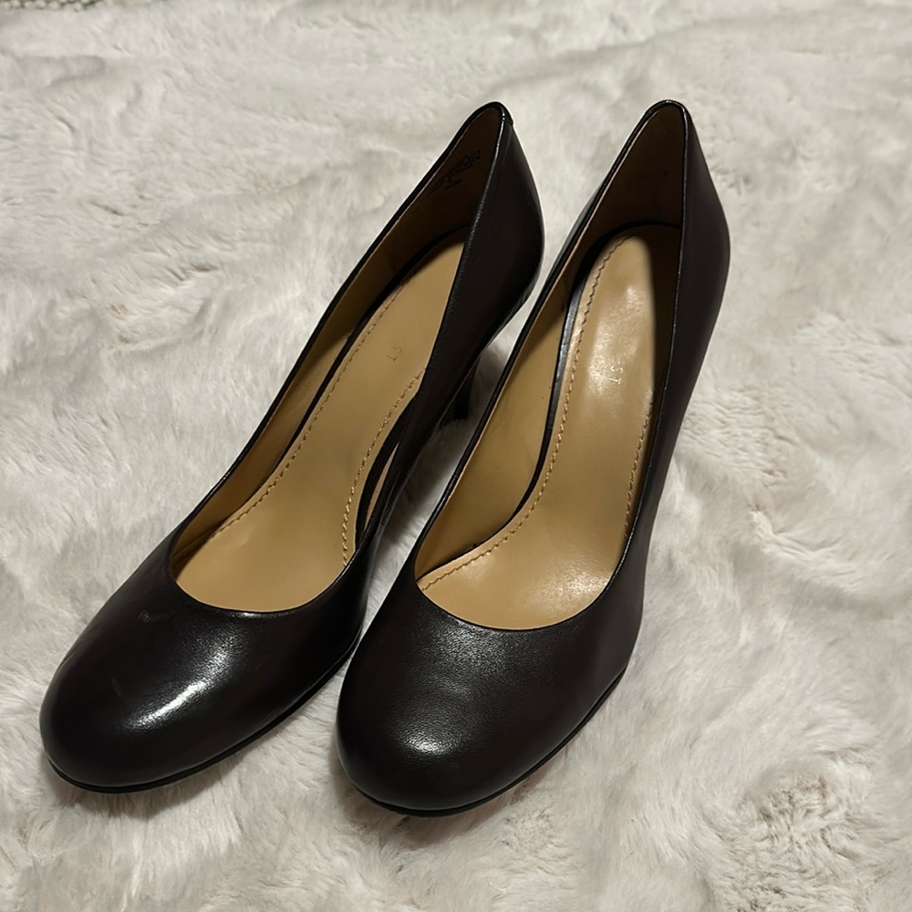 Nine West brown leather heels size 9.5